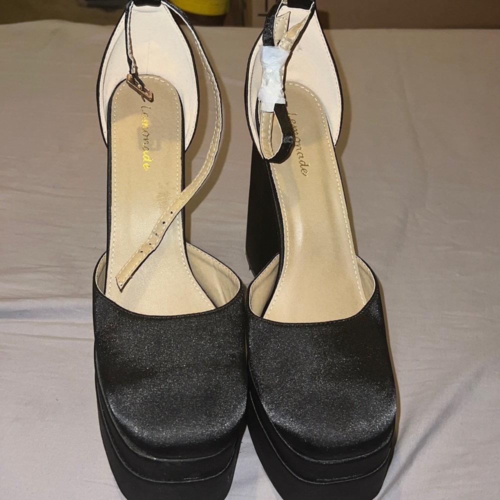 Never worn black heels